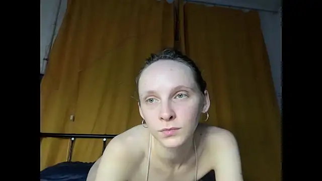 Snapshot of MikkyMoony chatting on October 5, 8:47 pm MikkyMoony online show from October 5, 8:47 pm