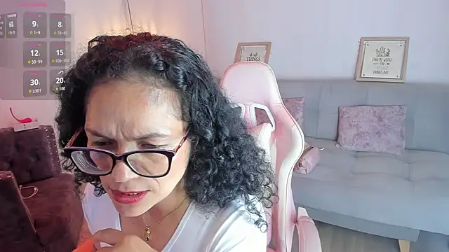 Aliciia cute1 online show from November 4, 10:48 pm