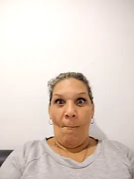 Snapshot of Uzziah_Sabag chatting on September 18, 12:53 am Uzziah Sabag online show from September 18, 12:53 am