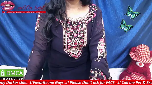 Snapshot of _mOOn_light_ chatting on December 2, 7:10 am mOOn light online show from December 2, 7:10 am
