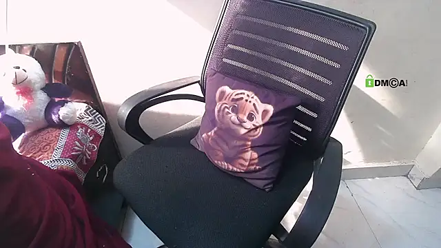  mOOn light  online show from December 16, 5:57 am