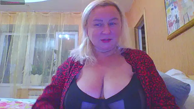 mira robinsonnn online show from September 16, 5:32 pm