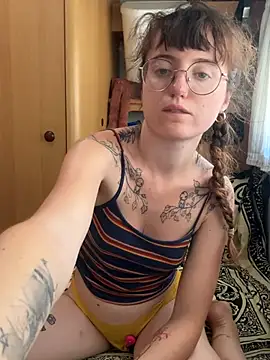  foxygirl  online show from June 26, 9:32 am