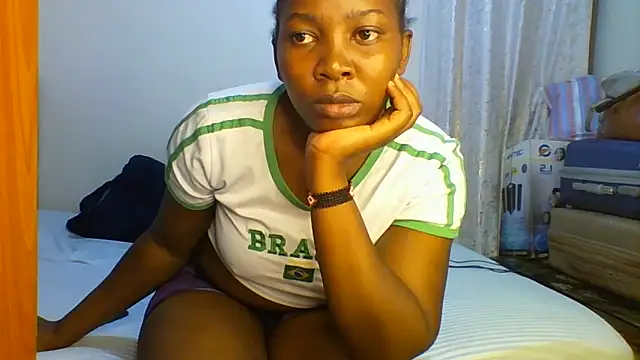 Petitiebooty online show from April 5, 3:44 pm