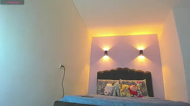 Snapshot of Sofia_Clauss_ chatting on October 20, 5:10 am Sofia Clauss online show from October 20, 5:10 am