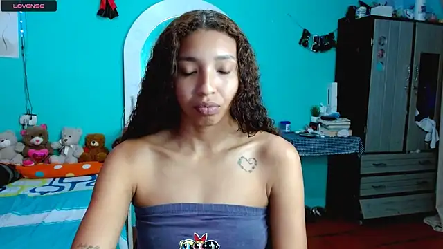 sensitive brunette online show from December 4, 1:08 am