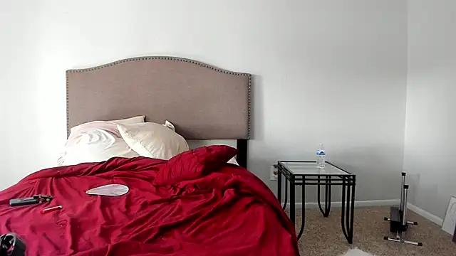 yiauana online show from September 30, 6:57 pm