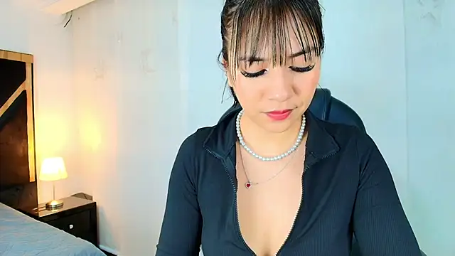 lina bedoya  online show from May 27, 11:51 am