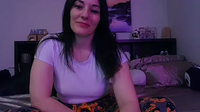 CrystalLakeXO online show from December 17, 11:25 am