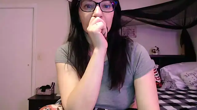 CrystalLakeXO online show from June 22, 7:38 am