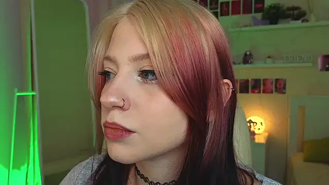 Snapshot of arielabradberry chatting on September 27, 2:57 pm arielabradberry online show from September 27, 2:57 pm