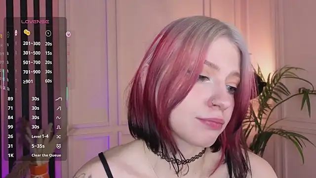 arielabradberry online show from November 8, 4:12 pm