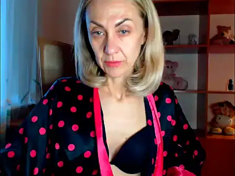 Snapshot of Tanya6547 chatting on October 2, 8:41 am Tanya6547 online show from October 2, 8:41 am