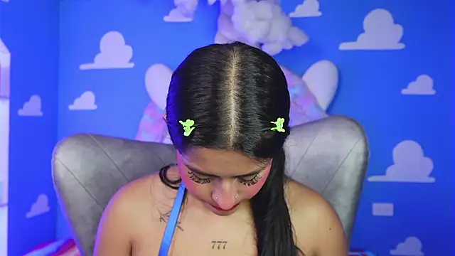 miss   anya online show from April 9, 11:04 am