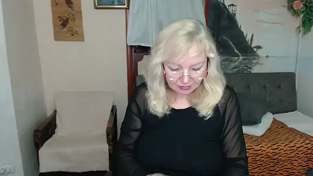 EvelynLoveShy online show from November 23, 9:49 pm