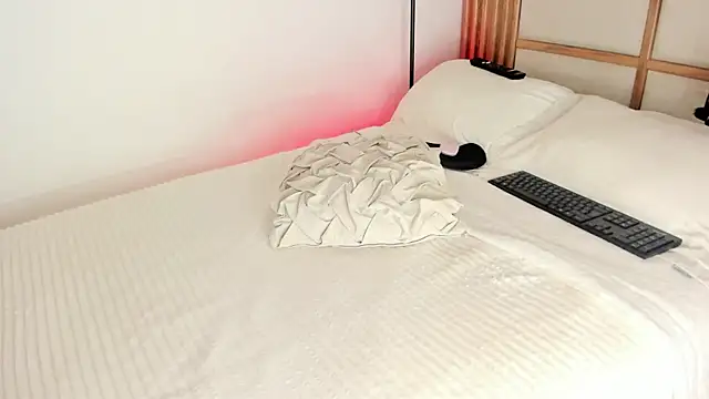 iam-ella18 online show from July 7, 12:02 am