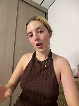Maia Collins online show from July 16, 12:59 am