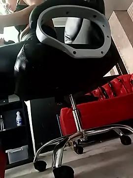 Juliet Nasty online show from April 15, 11:55 am