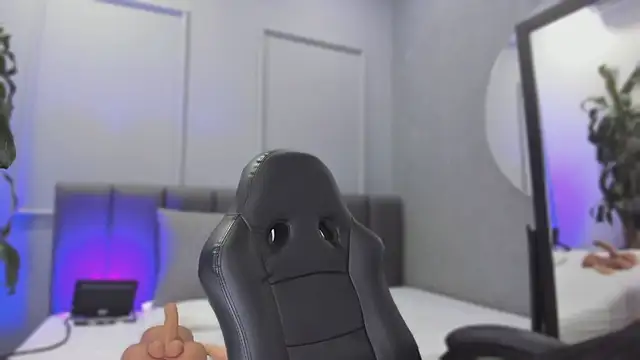 Elisa castrillon online show from December 18, 8:13 pm