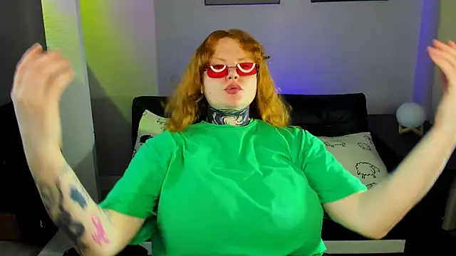 Cassie xKiss online show from June 5, 8:37 pm