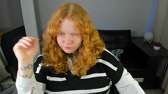Cassie xKiss online show from June 19, 8:23 pm