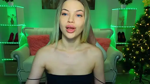 EmmyMills online show from December 20, 9:41 pm