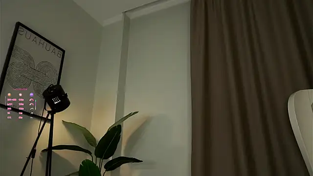 LillianLester online show from September 19, 3:16 am