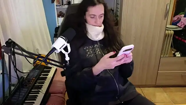 MemiKouki online show from December 22, 4:32 pm