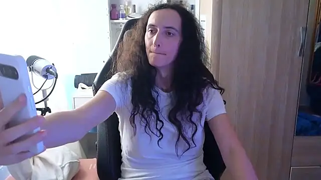 Snapshot of MemiKouki chatting on September 28, 2:11 pm MemiKouki online show from September 28, 2:11 pm