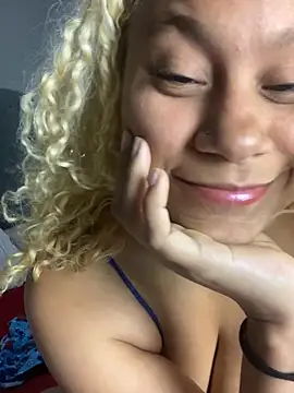 Snapshot of MaryAlbuquerque chatting on October 21, 12:47 am MaryAlbuquerque online show from October 21, 12:47 am