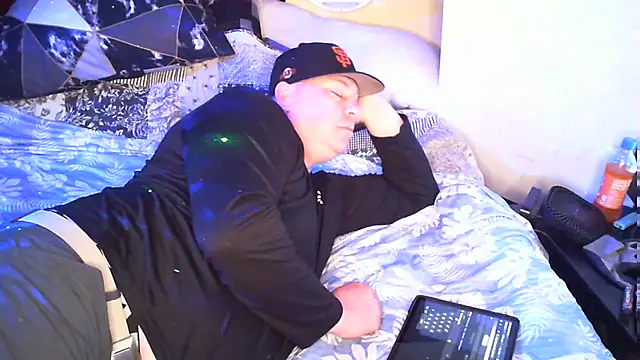 Snapshot of Mic_Oxinner chatting on October 10, 7:57 am Mic Oxinner online show from October 10, 7:57 am