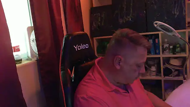 Snapshot of Mic_Oxinner chatting on October 4, 9:19 pm Mic Oxinner online show from October 4, 9:19 pm