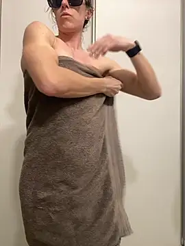 mrs  unknown online show from March 31, 1:05 am