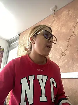 Miabonnett  online show from December 2, 12:18 pm