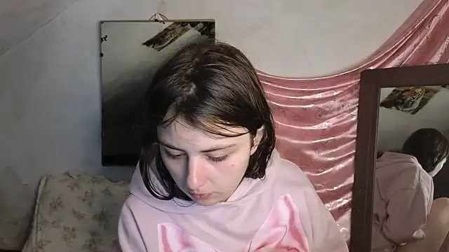MAMA69LAMA online show from June 10, 9:13 pm