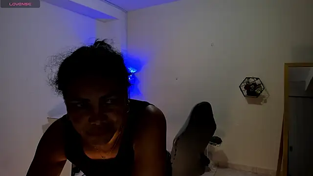 amelyaDreams online show from December 1, 8:00 pm