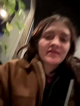 emilysue1 online show from December 14, 5:02 am