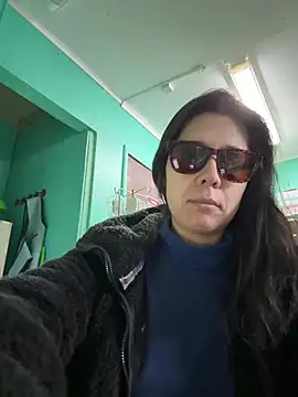 Reinacatchile online show from March 12, 3:15 pm