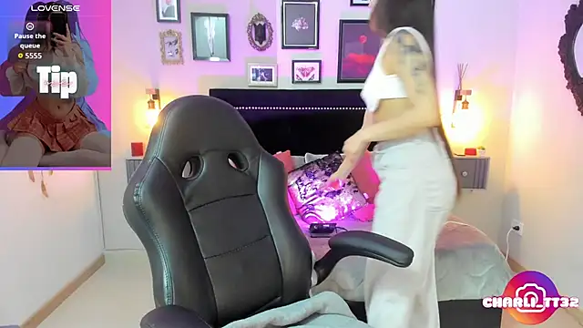 Charlotte  Benett online show from September 19, 4:55 am