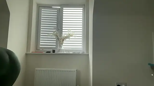 redheadrosie69 online show from March 27, 8:26 am