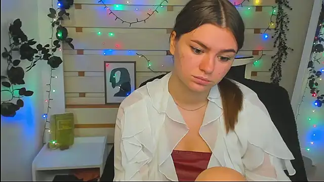 Josephine Kiss online show from May 7, 1:04 pm