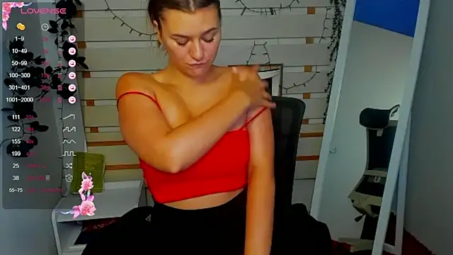 Josephine Kiss online show from July 21, 11:00 am