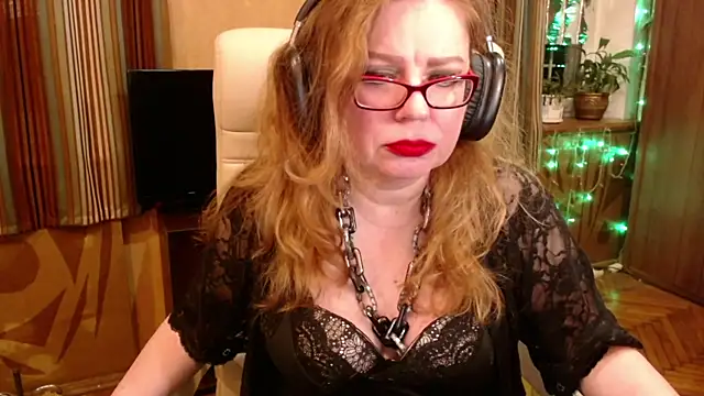 Miss Tress online show from November 23, 10:00 pm