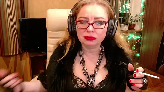 Miss Tress online show from June 9, 11:04 pm