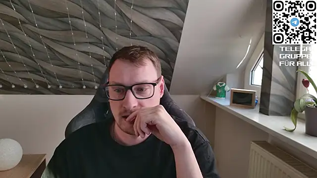 Relsxboy online show from April 7, 4:53 pm