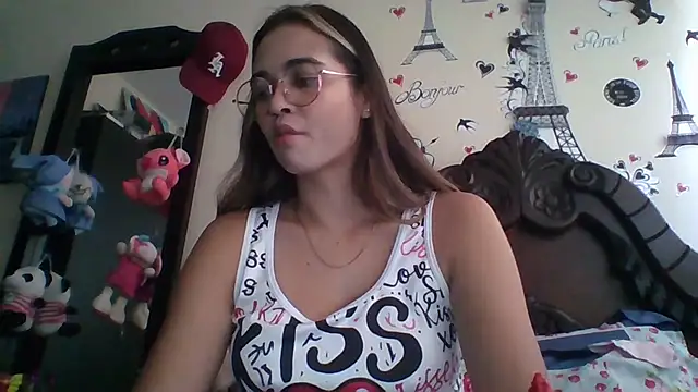 trianabell online show from November 8, 5:40 pm