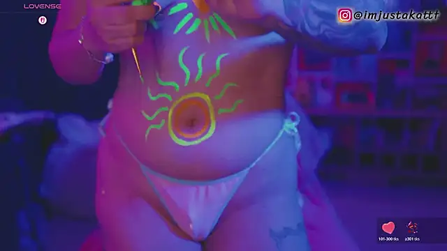 sensualkattt online show from May 16, 2:03 am