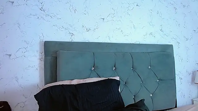 Brhiana Williamms online show from May 10, 6:54 pm