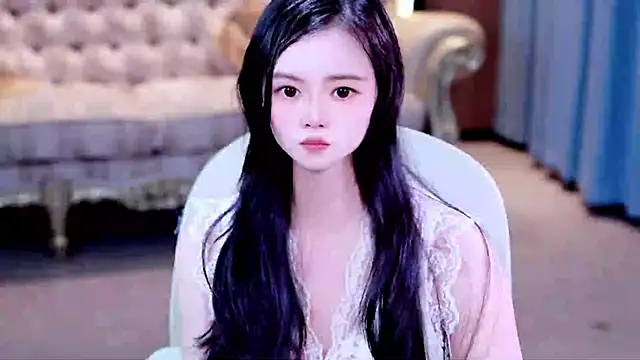 lily-Olivia online show from July 28, 2:13 pm