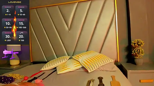 Foxy Assh  online show from March 15, 4:25 am